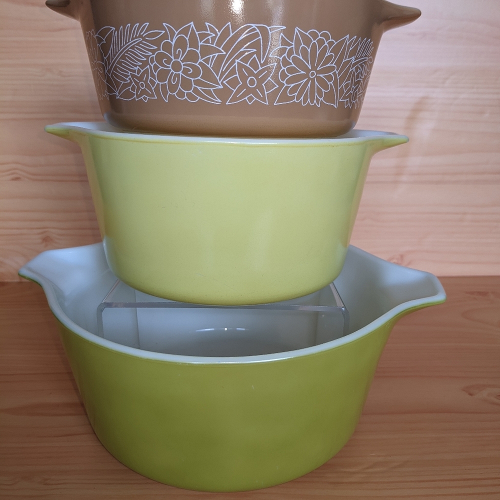 Vintage Pyrex Serving Bowl, Ovenware Set Woodland (?) Print. Made in USA
